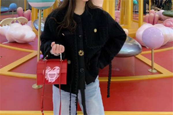 2019coccinelle情人節(jié)限定包包尺寸 夢幻甜美愛情 2019coccinelle情人節(jié)限定包包尺寸 夢幻甜美愛情