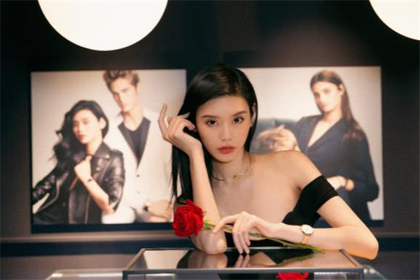 2019dw情人節(jié)限量手表禮盒價(jià)格 表達(dá)濃濃愛意 2019dw情人節(jié)限量手表禮盒價(jià)格 表達(dá)濃濃愛意