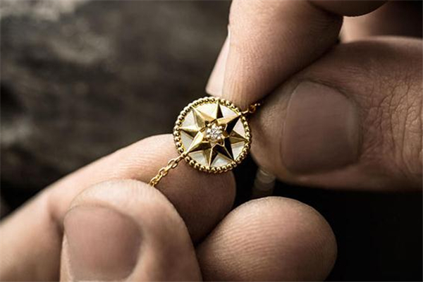 迪奧八芒星項鏈價格 氣質(zhì)珠寶系列 迪奧八芒星項鏈價格 氣質(zhì)珠寶系列