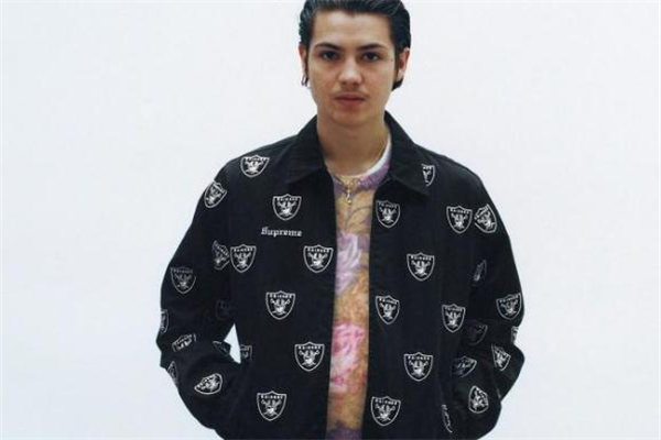 supreme2019春夏新品發(fā)售時間 多款聯(lián)名強(qiáng)勢登場 supreme2019春夏新品發(fā)售時間 多款聯(lián)名強(qiáng)勢登場