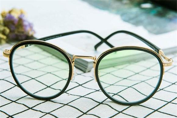 威古氏眼鏡怎么查真?zhèn)?認(rèn)準(zhǔn)防偽碼 威古氏眼鏡怎么查真?zhèn)?認(rèn)準(zhǔn)防偽碼