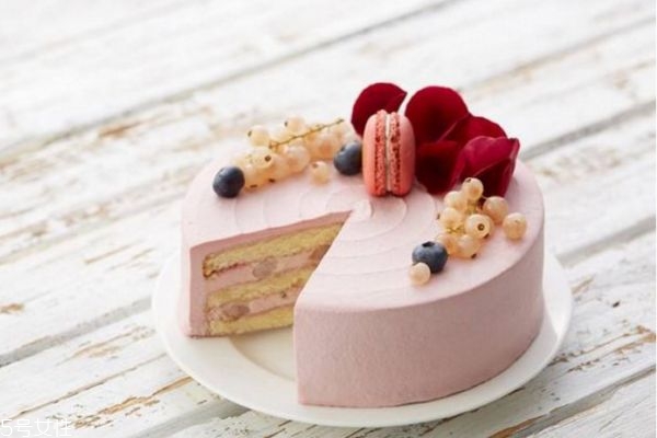 產(chǎn)后月子里過(guò)生日能吃蛋糕嗎 產(chǎn)后月子里過(guò)生日能吃蛋糕嗎