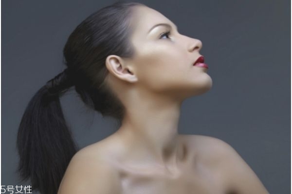 怎么去除頸部皺紋最好的方法 平價(jià)頸霜推薦 怎么去除頸部皺紋最好的方法 平價(jià)頸霜推薦