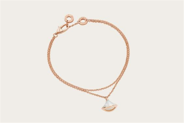 寶格麗扇子手鏈怎么扣 別致的雙鏈設(shè)計