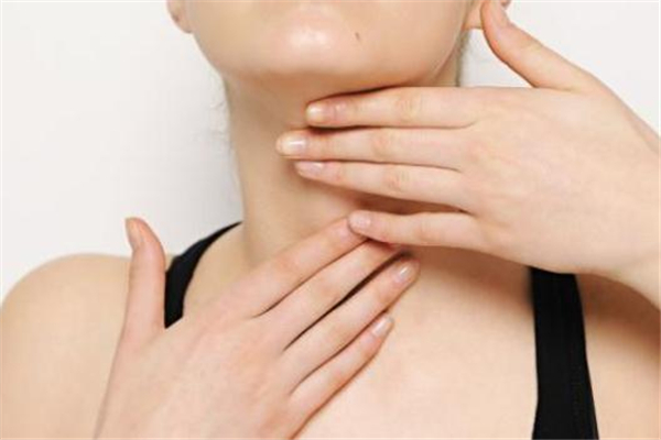 脖子上喜歡長痘痘，是你吃錯東西了