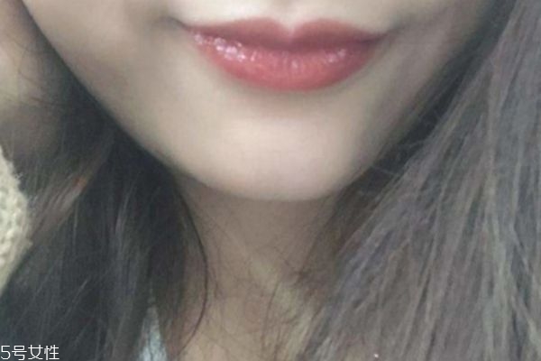 50歲適合涂啥顏色口紅 適合媽媽輩的口紅顏色 50歲適合涂啥顏色口紅 適合媽媽輩的口紅顏色