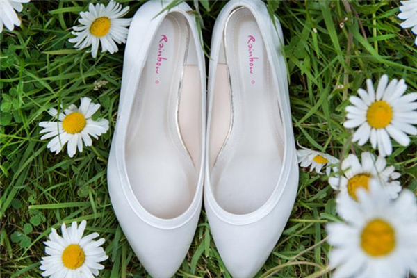 rainbow club是什么牌子 超仙的婚鞋品牌 rainbow club是什么牌子 超仙的婚鞋品牌