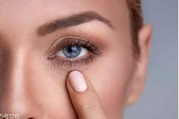 經(jīng)常熬夜擦什么眼霜 適合熬夜的眼霜 經(jīng)常熬夜擦什么眼霜 適合熬夜的眼霜