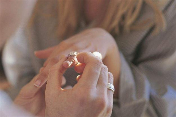 30分鉆戒一般多少錢 價(jià)位比較適中 30分鉆戒一般多少錢 價(jià)位比較適中