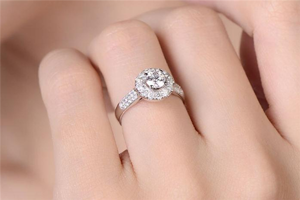 30分鉆戒一般多少錢 價(jià)位比較適中 30分鉆戒一般多少錢 價(jià)位比較適中