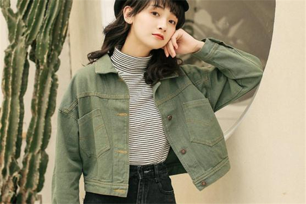 軍綠色外套里面穿什么 內(nèi)搭要選對(duì) 軍綠色外套里面穿什么 內(nèi)搭要選對(duì)