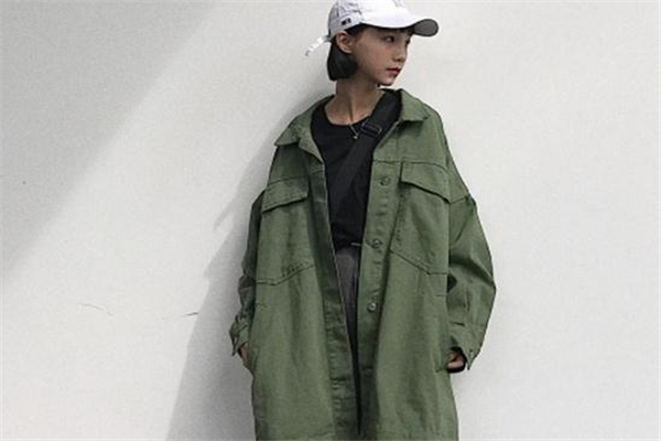 軍綠色外套里面穿什么 內(nèi)搭要選對(duì) 軍綠色外套里面穿什么 內(nèi)搭要選對(duì)