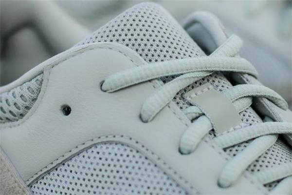 yeezy 700 salt海鹽開箱測評 上腳非常棒 yeezy 700 salt海鹽開箱測評 上腳非常棒