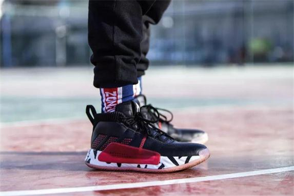 adidas dame 5測評(píng) 利拉德5測評(píng)報(bào)告