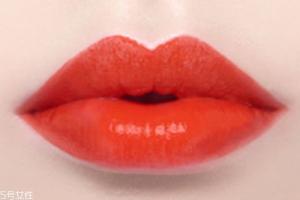 伊蒂之屋甜蜜之戀晶瑩炫彩唇膏哪個(gè)顏色好看