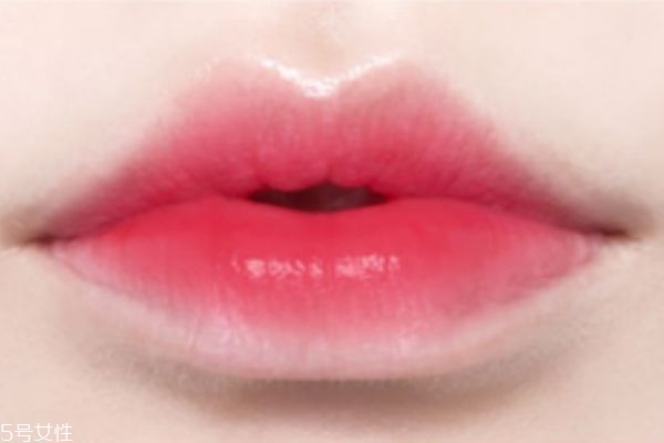 伊蒂之屋甜蜜之戀晶瑩炫彩唇膏哪個(gè)顏色好看