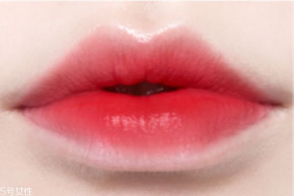 伊蒂之屋甜蜜之戀晶瑩炫彩唇膏哪個(gè)顏色好看