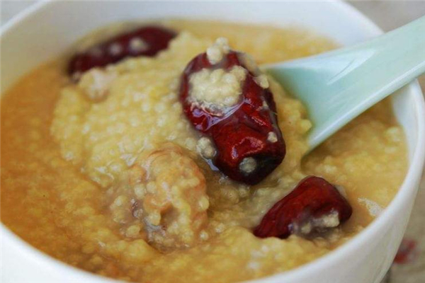 小米粥可以和雞蛋一起吃嗎 讓營(yíng)養(yǎng)加倍 小米粥可以和雞蛋一起吃嗎 讓營(yíng)養(yǎng)加倍