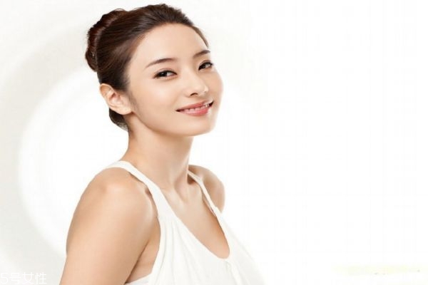 皺紋早現(xiàn)的原因有哪些 皺紋早現(xiàn)的原因有哪些