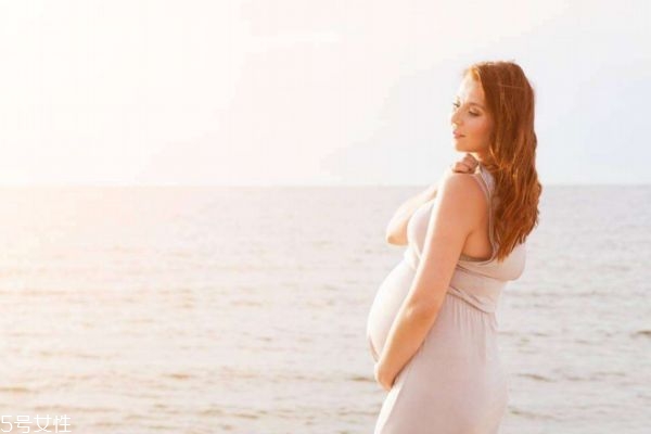 懷孕期間孕婦可以染頭發(fā)嗎 懷孕期間孕婦可以染頭發(fā)嗎