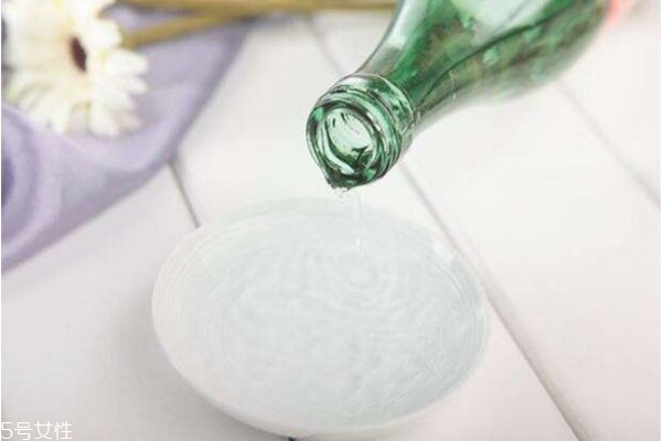 白醋能和洗面奶一起用嗎 醋和洗面奶的正確使用方法 白醋能和洗面奶一起用嗎 醋和洗面奶的正確使用方法