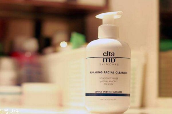 油性皮膚適合用氨基酸洗面奶嗎 不同膚質的洗面奶推薦
