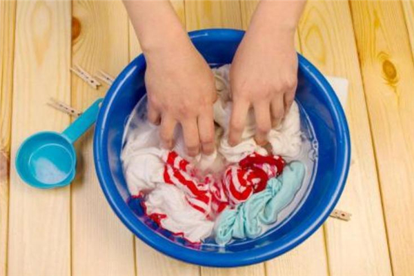 衣服上的咖啡漬怎么洗掉 用這些物品 衣服上的咖啡漬怎么洗掉 用這些物品