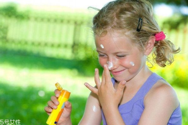 寶寶曬傷了怎么辦 這些方法緩解 寶寶曬傷了怎么辦 這些方法緩解