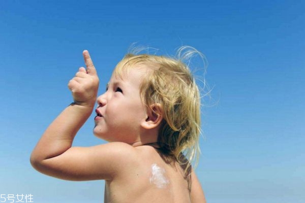 兒童防曬霜涂多少 安全好用的兒童防曬霜 兒童防曬霜涂多少 安全好用的兒童防曬霜