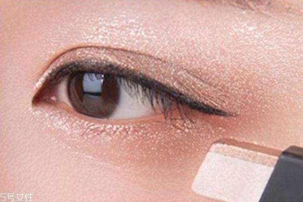 雙色眼影怎么正確使用 雙色眼影推薦 雙色眼影怎么正確使用 雙色眼影推薦