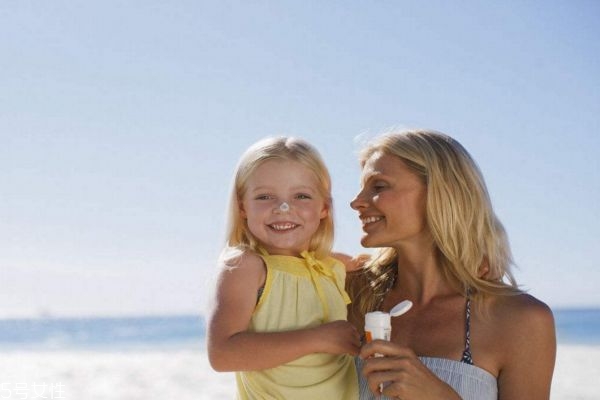 兒童防曬霜涂多少 安全好用的兒童防曬霜 兒童防曬霜涂多少 安全好用的兒童防曬霜