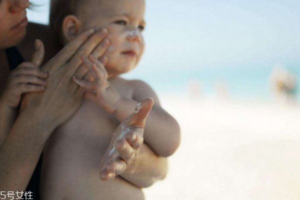 寶寶曬傷了怎么辦 這些方法緩解 寶寶曬傷了怎么辦 這些方法緩解