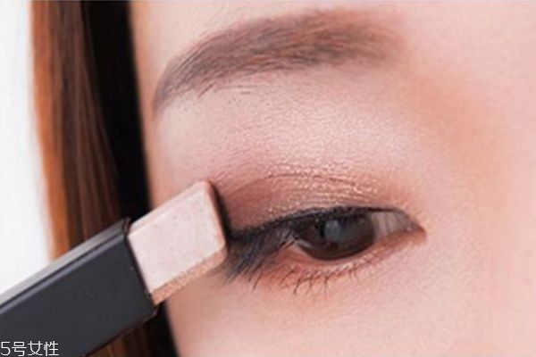 雙色眼影怎么正確使用 雙色眼影推薦 雙色眼影怎么正確使用 雙色眼影推薦