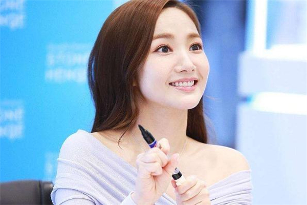 微笑唇整形多少錢 價格并不貴 微笑唇整形多少錢 價格并不貴