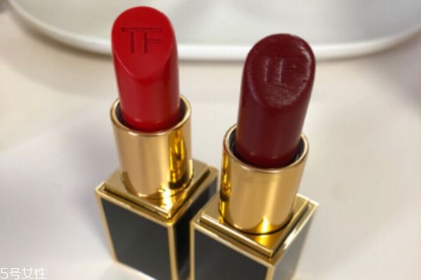 tf15和16哪個(gè)好看 tf黑管口紅大熱色號(hào) tf15和16哪個(gè)好看 tf黑管口紅大熱色號(hào)