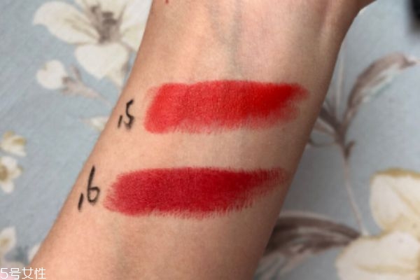 tf15和16哪個(gè)好看 tf黑管口紅大熱色號(hào) tf15和16哪個(gè)好看 tf黑管口紅大熱色號(hào)