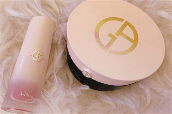 阿瑪尼粉胖丁是腮紅還是唇釉 粉胖丁用法 阿瑪尼粉胖丁是腮紅還是唇釉 粉胖丁用法