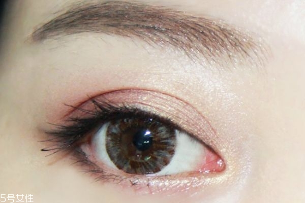 粉紫色眼妝怎么畫(huà) 粉色和紫色眼影的畫(huà)法 粉紫色眼妝怎么畫(huà) 粉色和紫色眼影的畫(huà)法