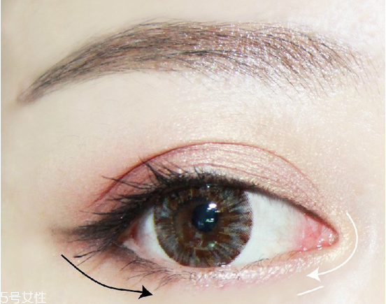 粉紫色眼妝怎么畫(huà) 粉色和紫色眼影的畫(huà)法 粉紫色眼妝怎么畫(huà) 粉色和紫色眼影的畫(huà)法