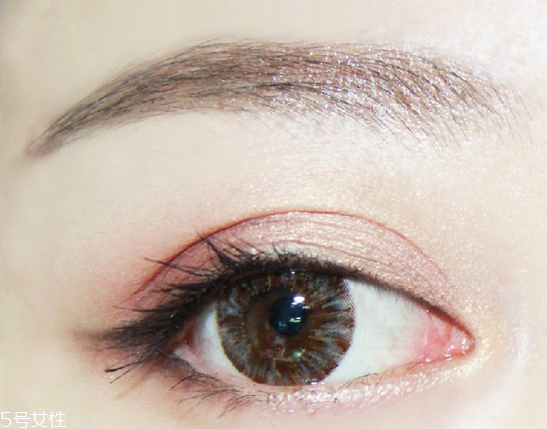 粉紫色眼妝怎么畫(huà) 粉色和紫色眼影的畫(huà)法 粉紫色眼妝怎么畫(huà) 粉色和紫色眼影的畫(huà)法