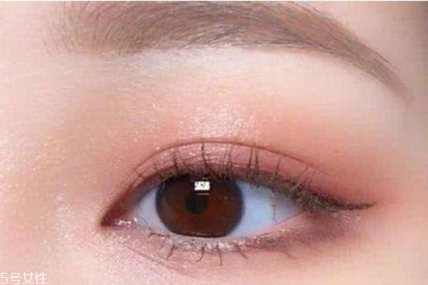 粉紫色眼妝怎么畫(huà) 粉色和紫色眼影的畫(huà)法 粉紫色眼妝怎么畫(huà) 粉色和紫色眼影的畫(huà)法