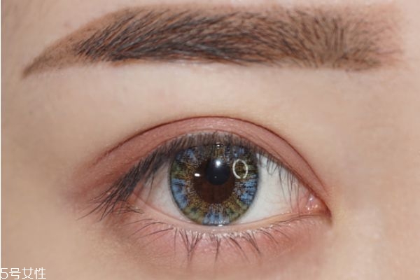 藍(lán)紫色眼影畫法 藍(lán)紫色日常眼影畫法 藍(lán)紫色眼影畫法 藍(lán)紫色日常眼影畫法