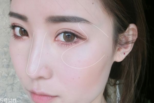 春夏浪漫約會(huì)妝教程 春夏清透日常眼妝教程 春夏浪漫約會(huì)妝教程 春夏清透日常眼妝教程