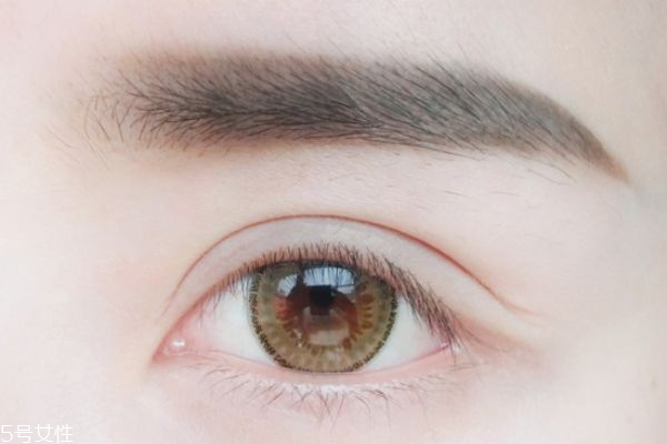 春夏浪漫約會(huì)妝教程 春夏清透日常眼妝教程 春夏浪漫約會(huì)妝教程 春夏清透日常眼妝教程