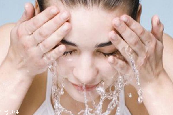 護膚順序怎樣正確 護膚的正常順序 護膚順序怎樣正確 護膚的正常順序