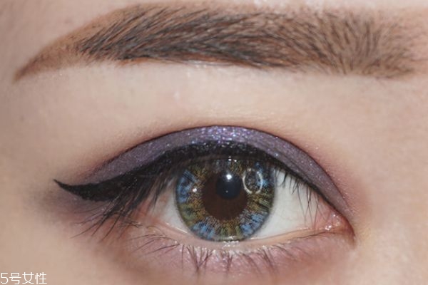 藍(lán)紫色眼影畫法 藍(lán)紫色日常眼影畫法 藍(lán)紫色眼影畫法 藍(lán)紫色日常眼影畫法
