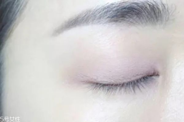 粉紫色眼妝怎么畫(huà) 粉色和紫色眼影的畫(huà)法 粉紫色眼妝怎么畫(huà) 粉色和紫色眼影的畫(huà)法