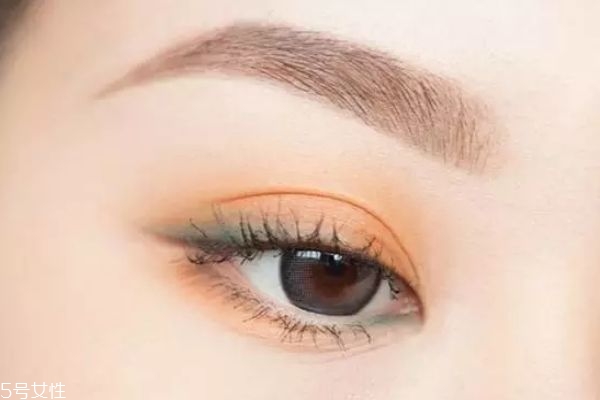 春夏浪漫約會(huì)妝教程 春夏清透日常眼妝教程 春夏浪漫約會(huì)妝教程 春夏清透日常眼妝教程