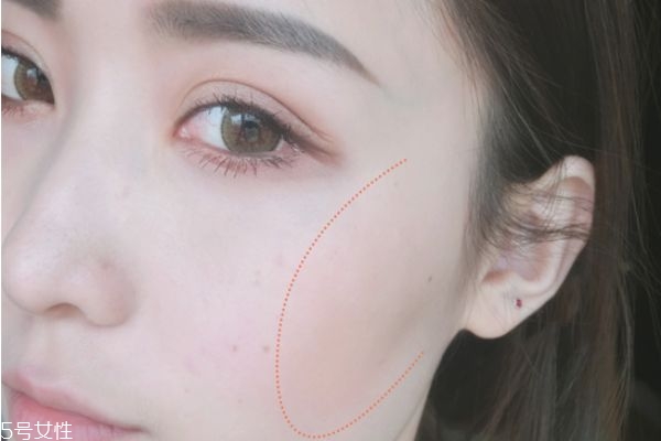 春夏浪漫約會(huì)妝教程 春夏清透日常眼妝教程 春夏浪漫約會(huì)妝教程 春夏清透日常眼妝教程