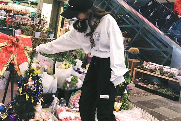 運(yùn)動褲發(fā)黃怎么清洗 黃漬去除小技巧